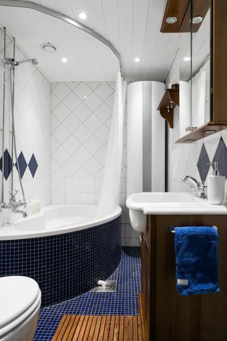 Apartamento Upea Remontoitu Huoneisto Naantalin Sydaemessae Exterior foto