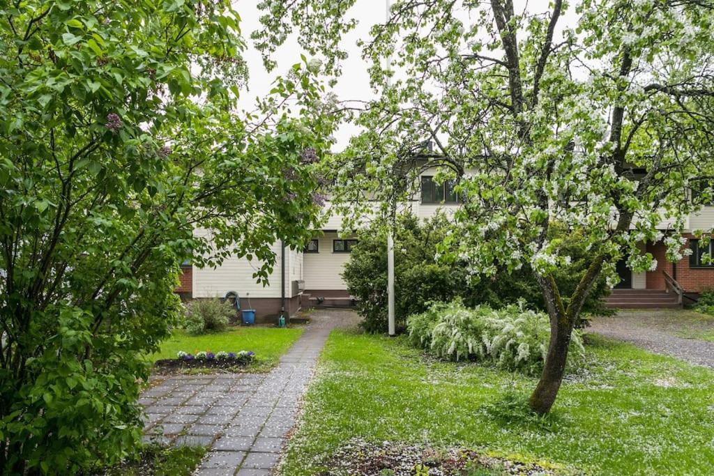Apartamento Upea Remontoitu Huoneisto Naantalin Sydaemessae Exterior foto