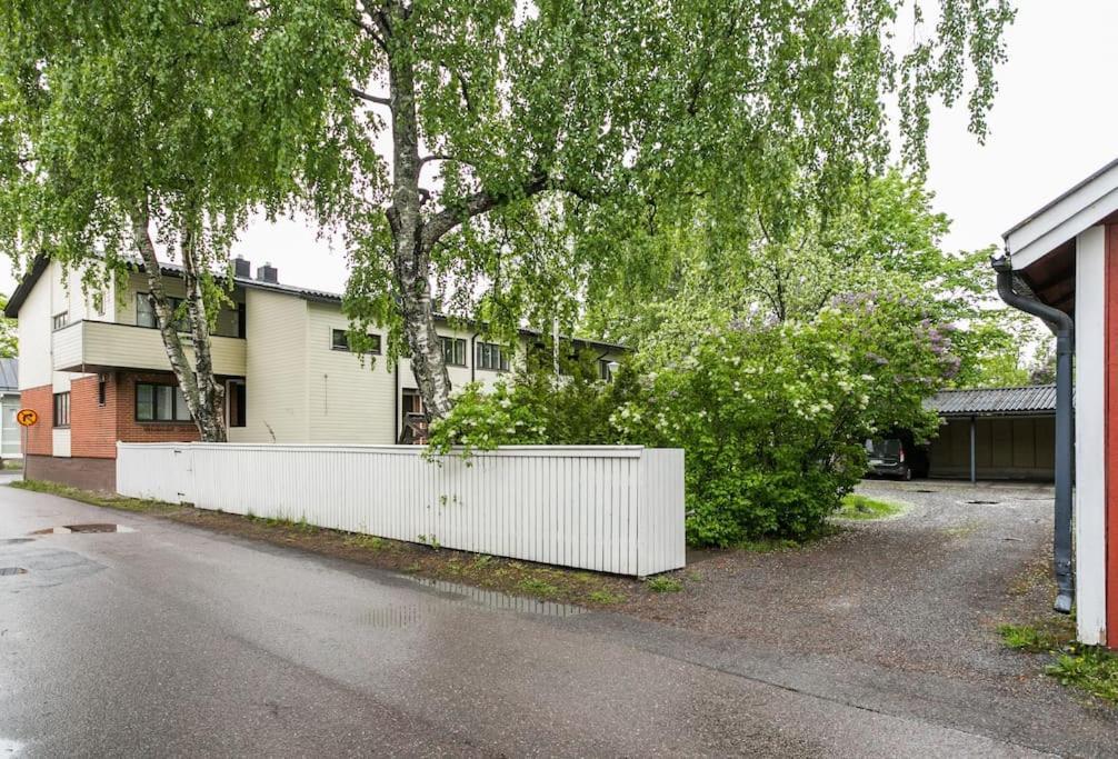 Apartamento Upea Remontoitu Huoneisto Naantalin Sydaemessae Exterior foto